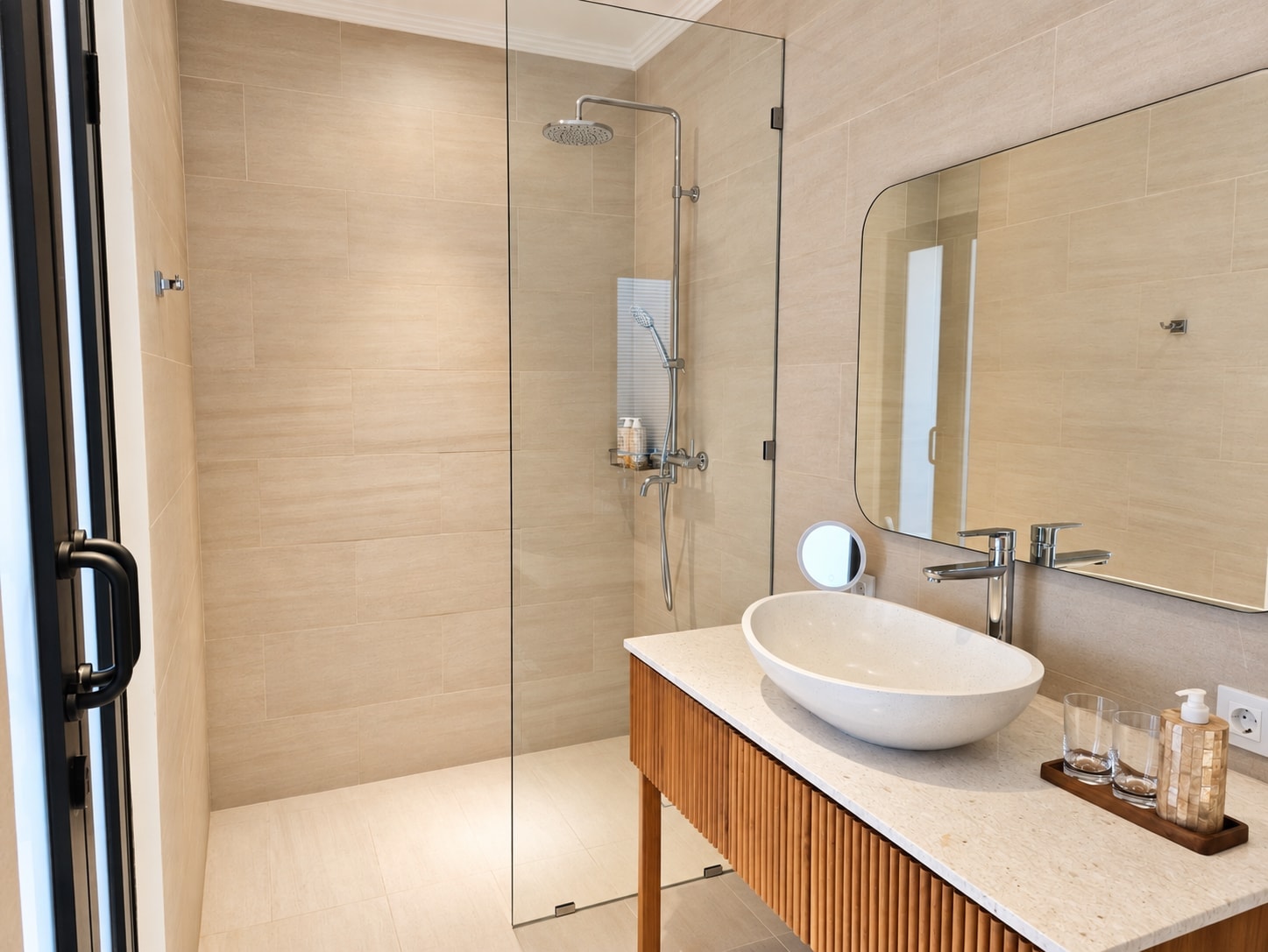 En-suite Bathroom Queens Bedroom