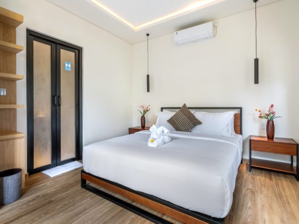 3rd: bedroom with closet and private bathroom