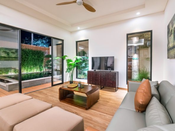 Relaxed living area with garden view